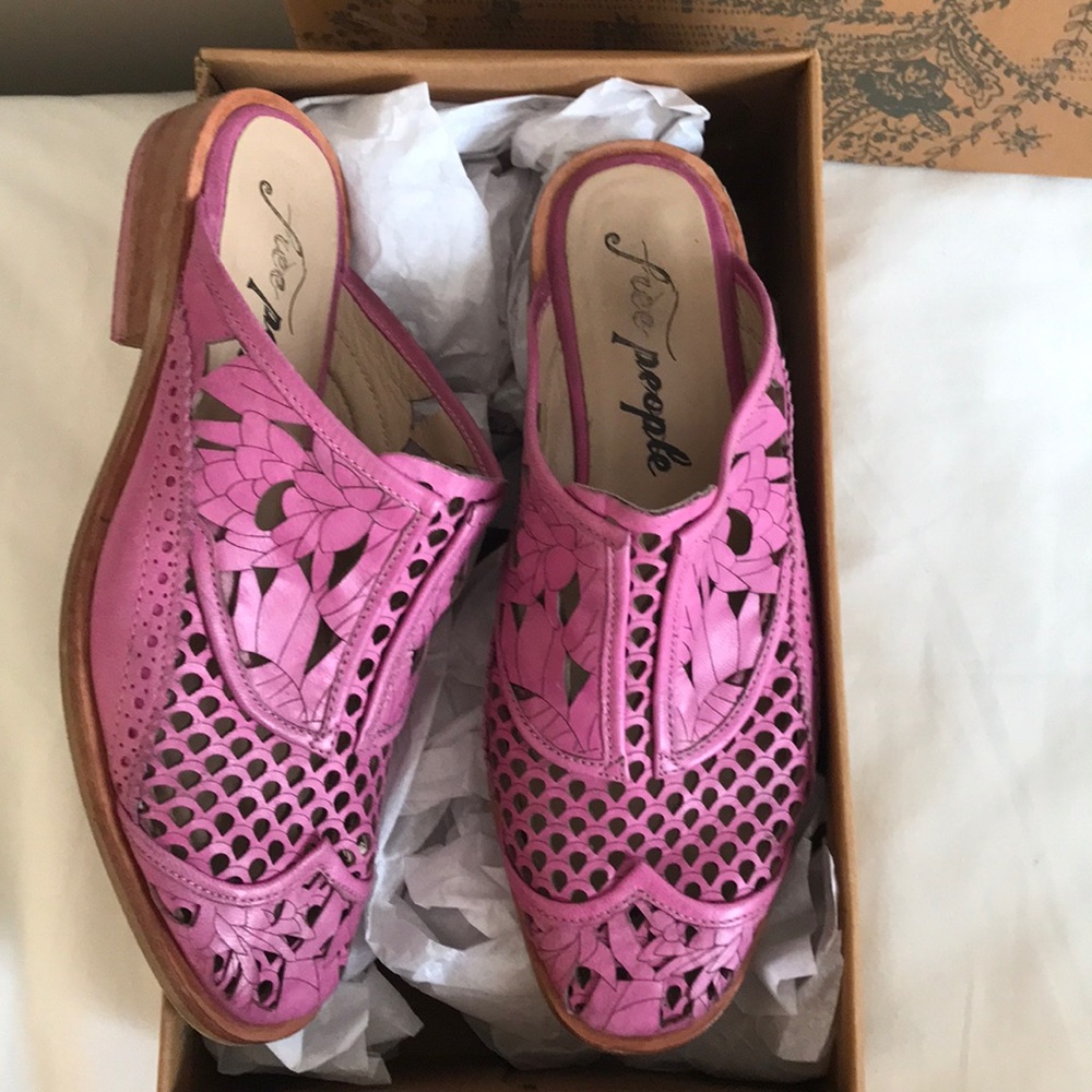Free People Fuchsia pink mules 37 - Picture 2 of 2